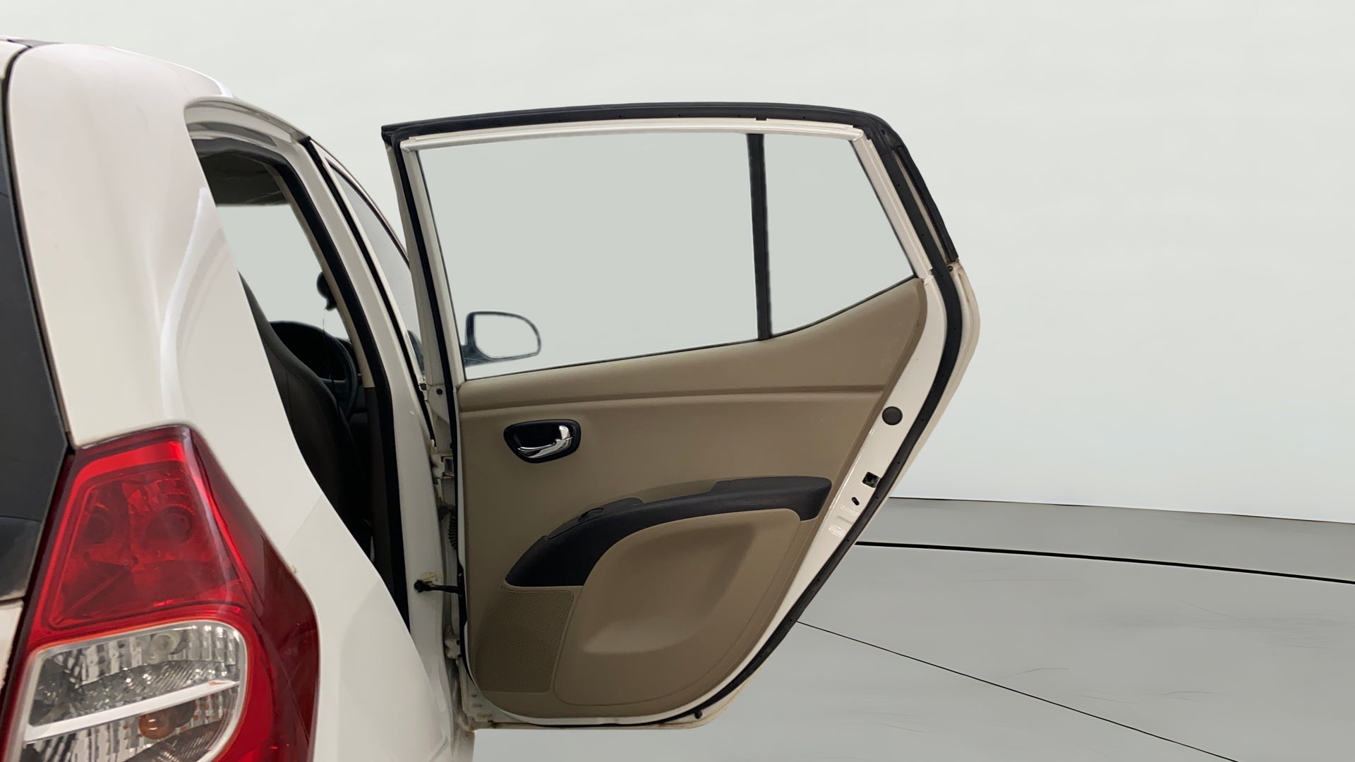 camera-RHS-Rear-Door