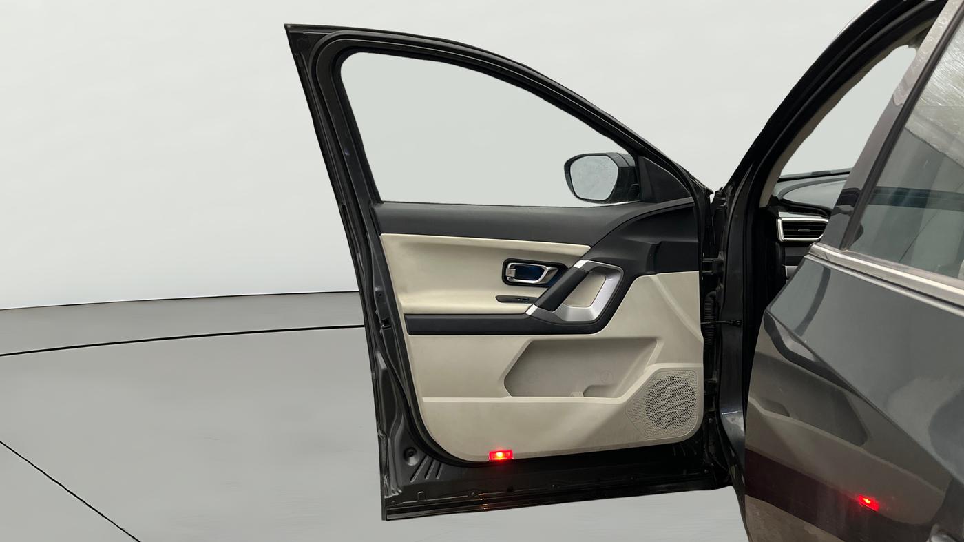 2021 Tata Safari XZA PLUS, Diesel, Automatic, 92,954 km, LHS Front Door
