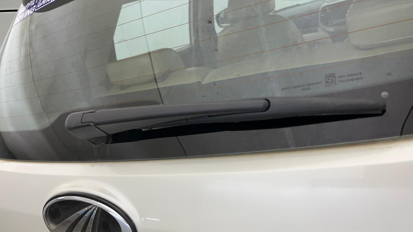 2022 Mahindra XUV300 W8 1.2 PETROL, Petrol, Manual, 45,891 km, Rear Wiper
