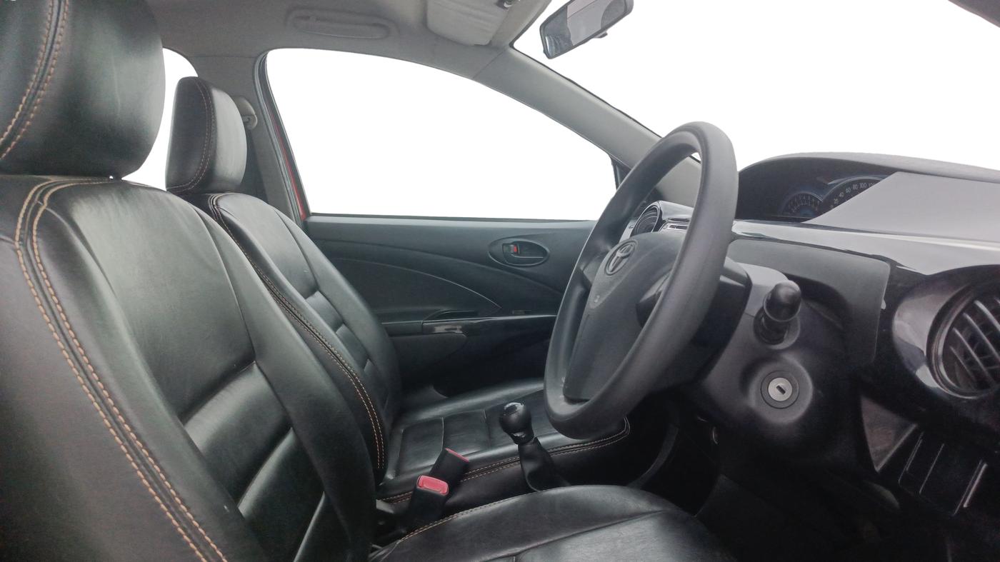 2014 Toyota Etios CROSS 1.2 G, Petrol, Manual, 96,562 km, Right Side Front Door Cabin