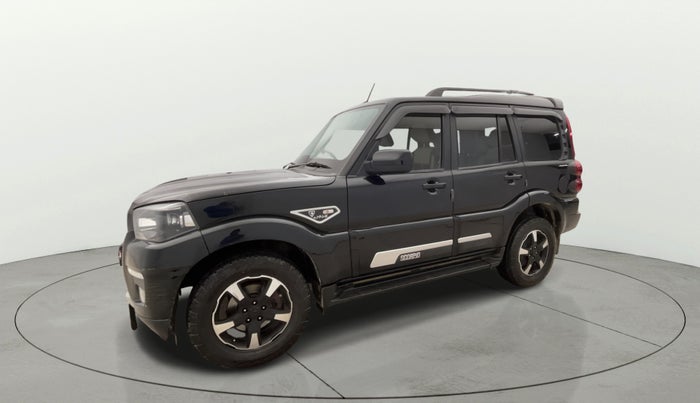 2023 Mahindra SCORPIO CLASSIC S11 7STR, Diesel, Manual, 43,948 km, Left Front Diagonal