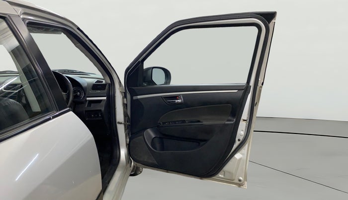 2013 Maruti Swift VXI, Petrol, Manual, 15,032 km, RHS Front Door