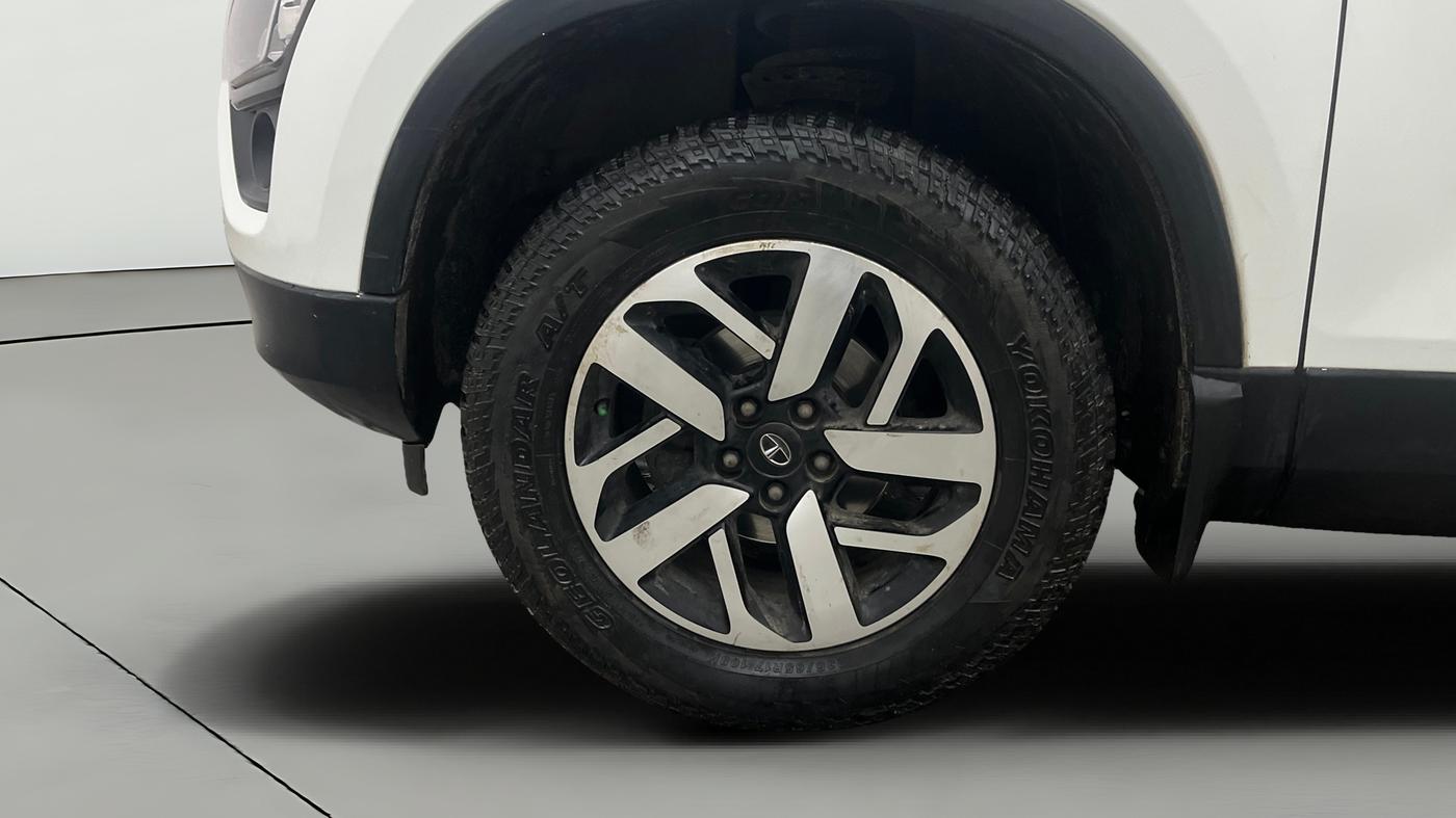 2023 Tata Harrier XZ PLUS 2.0L DUAL TONE, Diesel, Manual, 1,12,783 km, Left Front Wheel