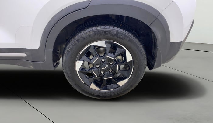 2025 KIA SONET HTX 1.5 AT, Diesel, Automatic, 27,399 km, Left Rear Wheel