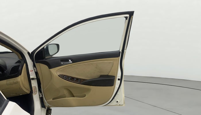 2014 Hyundai Verna FLUIDIC 1.6 CRDI SX, Diesel, Manual, 73,918 km, RHS Front Door