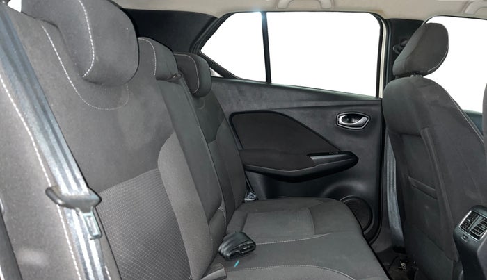 2021 Nissan Kicks XV 1.5, Petrol, Manual, 22,540 km, Right Side Rear Door Cabin