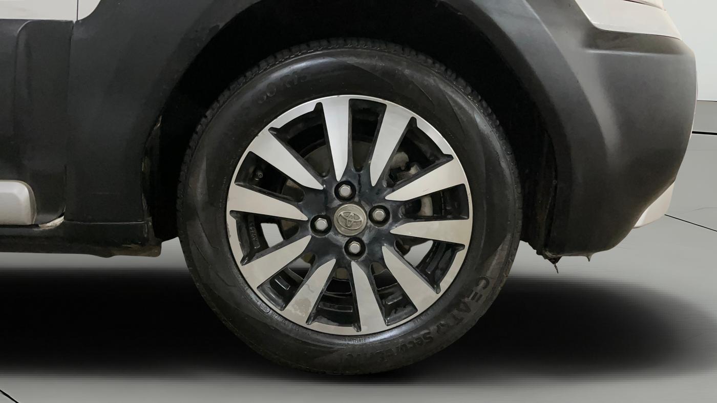 2014 Toyota Etios CROSS 1.2 G, Petrol, Manual, 63,797 km, Right Front Wheel