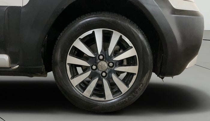 2014 Toyota Etios CROSS 1.2 G, Petrol, Manual, 63,797 km, Right Front Wheel