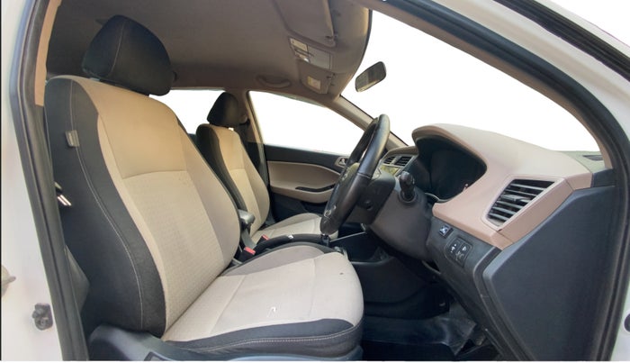 2017 Hyundai Elite i20 ASTA 1.2 (O), CNG, Manual, 1,39,563 km, Right Side Front Door Cabin