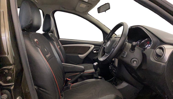 2020 Renault Duster RXZ 1.5 PETROL MT, Petrol, Manual, 50,715 km, Right Side Front Door Cabin