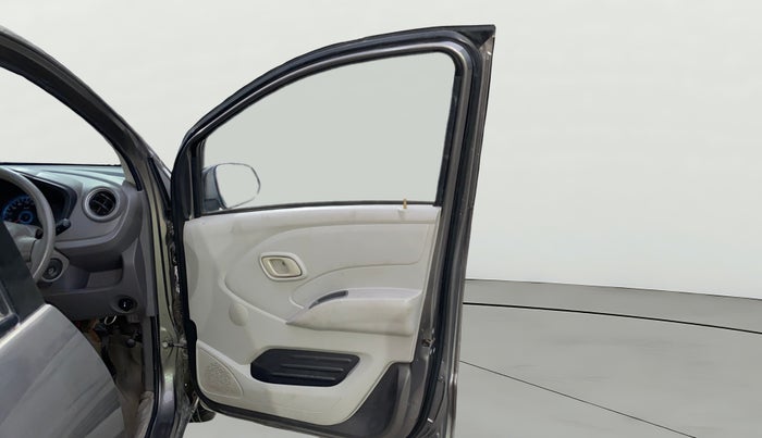 2017 Datsun Redi Go T (O), Petrol, Manual, 82,524 km, RHS Front Door