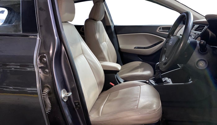 2016 Hyundai Elite i20 MAGNA 1.2, Petrol, Manual, 48,340 km, Right Side Front Door Cabin