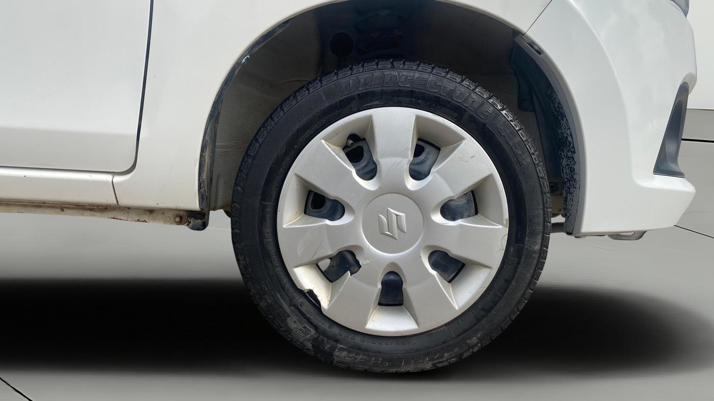 2015 Maruti Alto K10 VXI, Petrol, Manual, 26,949 km, Right Front Wheel