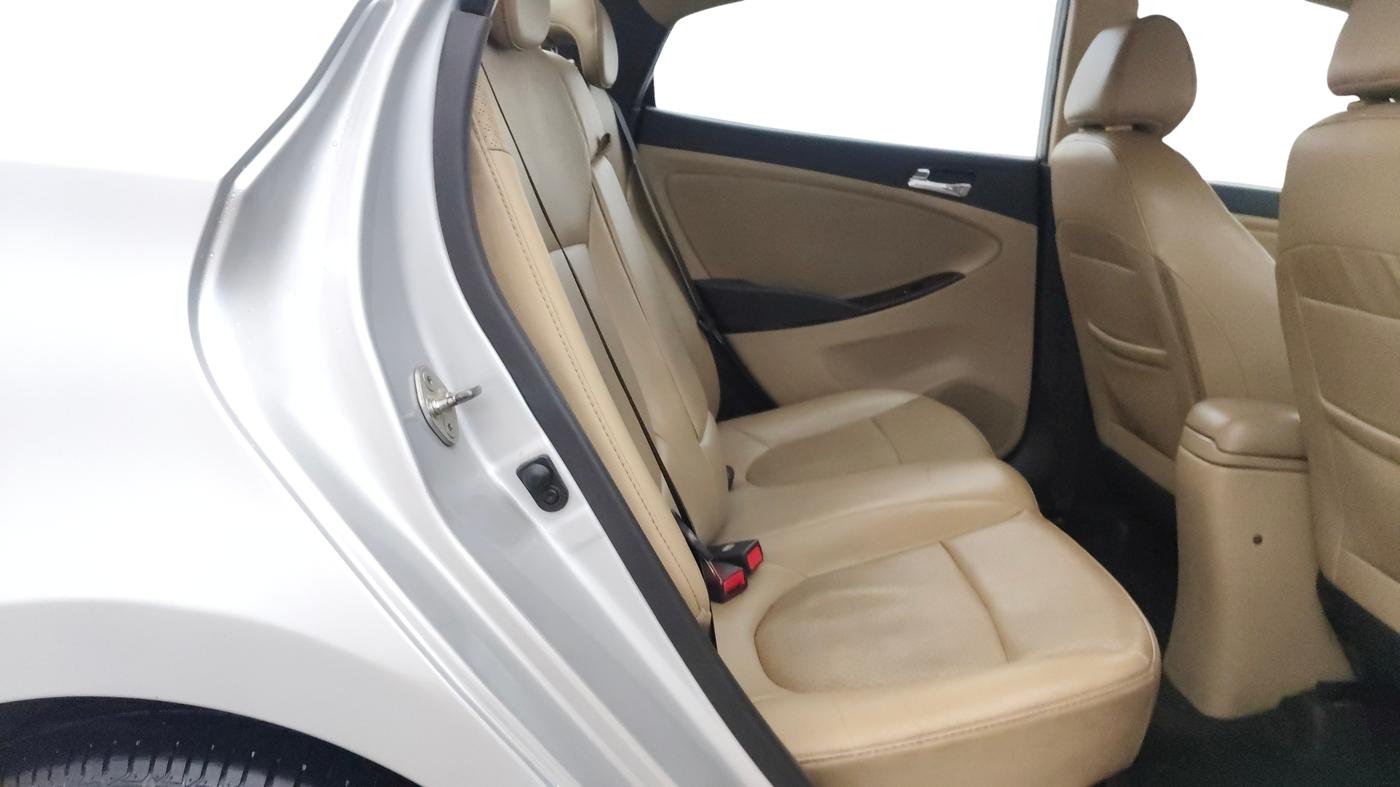 2014 Hyundai Verna FLUIDIC 1.6 CRDI SX OPT AT, Diesel, Automatic, 74,245 km, Right Side Rear Door Cabin