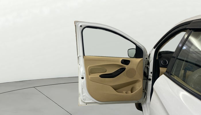 2016 Ford Figo Aspire TITANIUM 1.2 PETROL, Petrol, Manual, 82,266 km, LHS Front Door