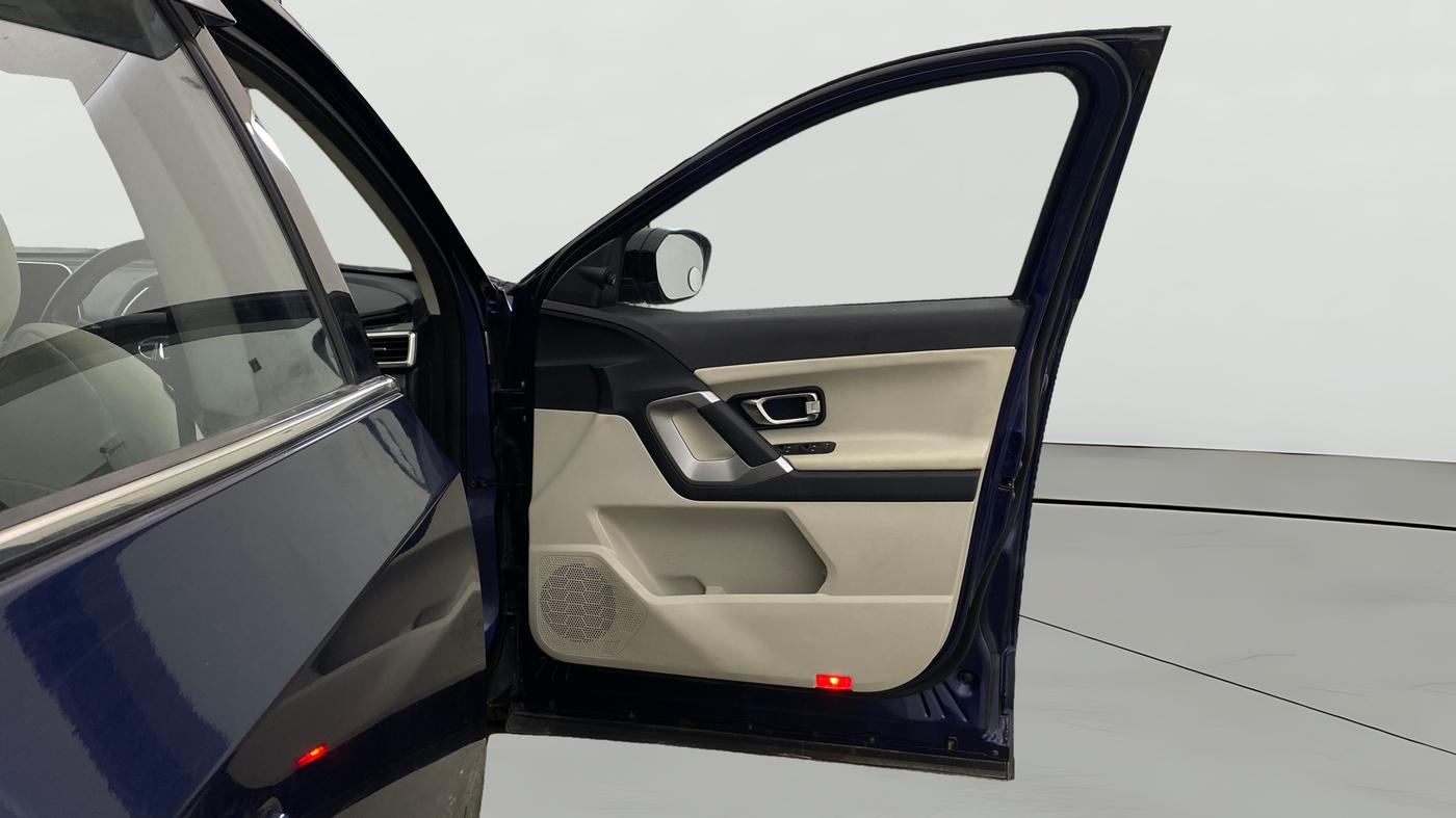 2021 Tata Safari XZA, Diesel, Automatic, 71,350 km, RHS Front Door