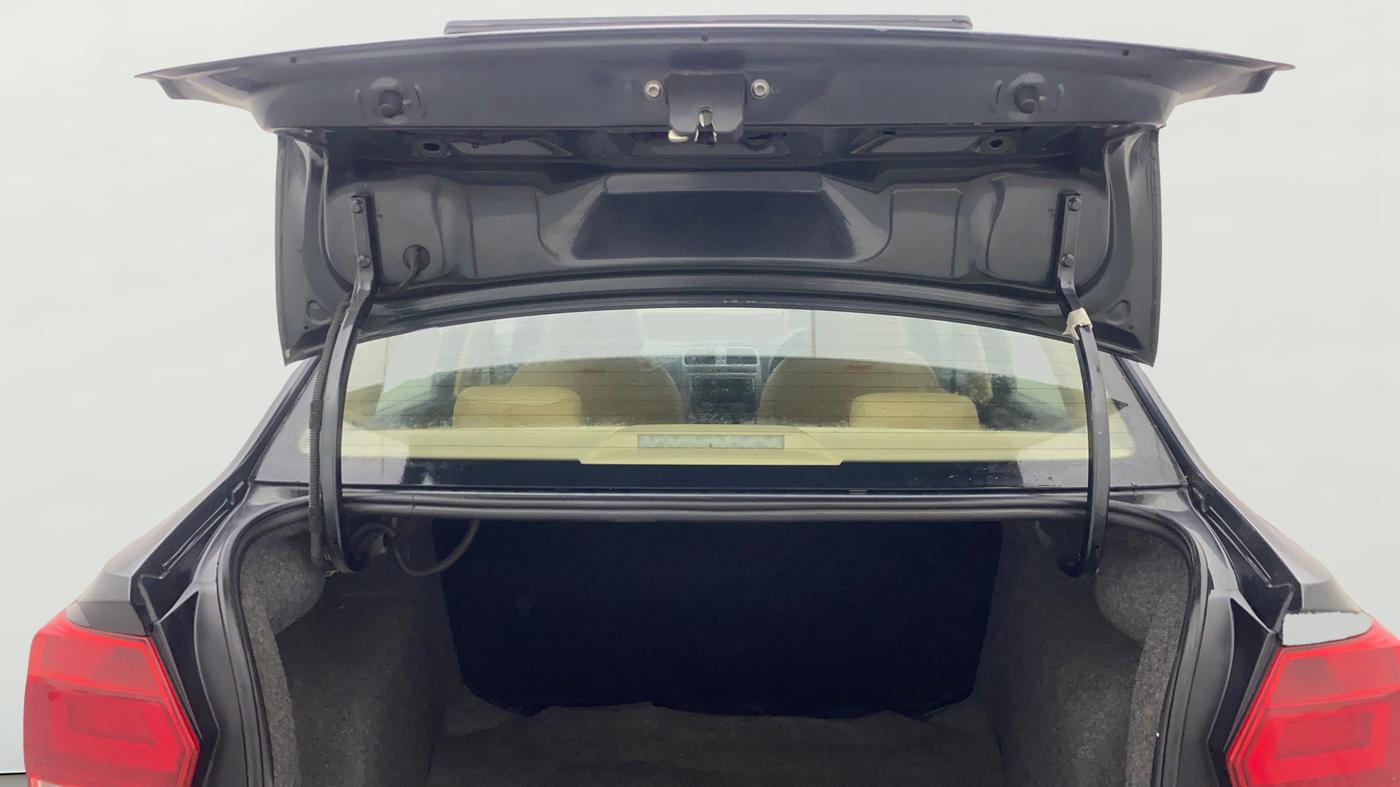 2018 Volkswagen Ameo HIGHLINE PLUS 1.0L 16 ALLOY, Petrol, Manual, 60,975 km, Boot Door Open