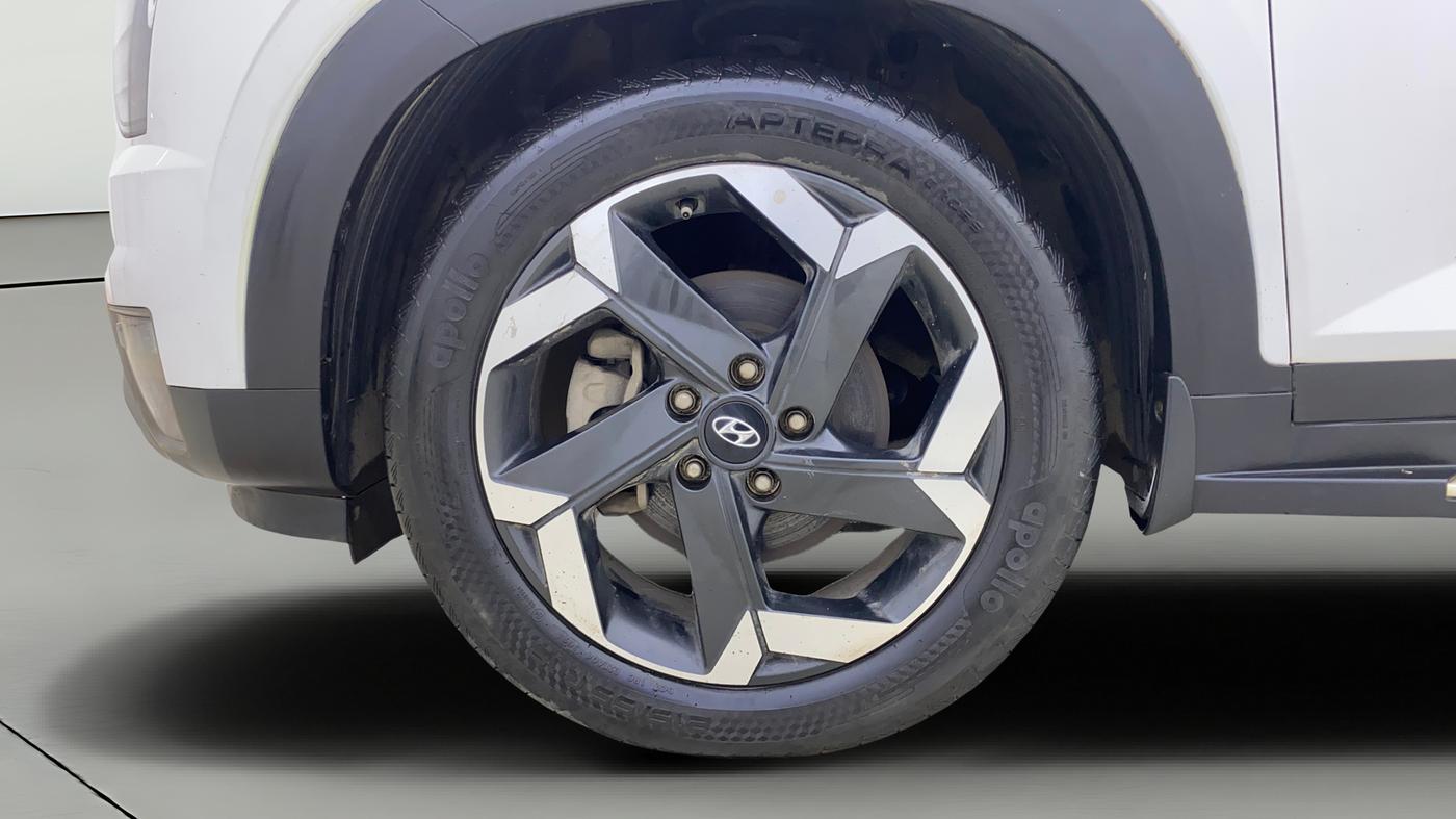 2022 Hyundai ALCAZAR PLATINUM(O) 7STR 1.5 AT, Diesel, Automatic, 55,324 km, Left Front Wheel