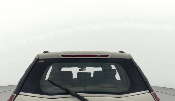 2015 Mahindra XUV500 W10 AWD, Diesel, Manual, 1,08,006 km, Rear Windshield