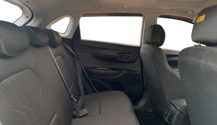 2023 Hyundai NEW I20 ASTA (O) 1.2 AT, Petrol, Automatic, 33,092 km, Right Side Rear Door Cabin