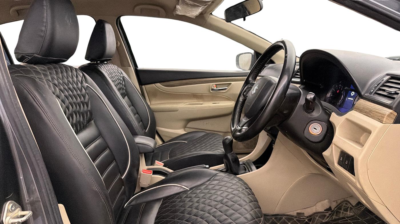 2024 Maruti Ciaz SIGMA 1.5 SHVS MT  PETROL, Petrol, Manual, 62,759 km, Right Side Front Door Cabin