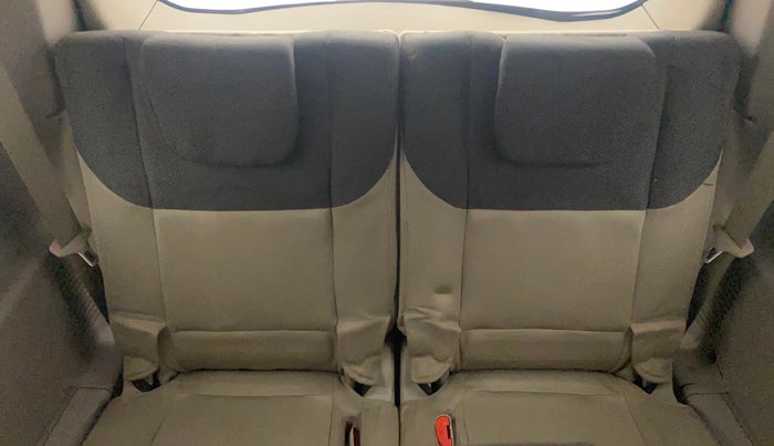 2016 Mahindra XUV500 W4, Diesel, Manual, 1,39,463 km, Third Seat Row ( optional )