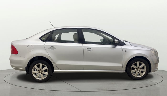 2014 Skoda Rapid AMBITION 1.6 TDI CR MT PLUS, Diesel, Manual, 1,15,272 km, Right Side View