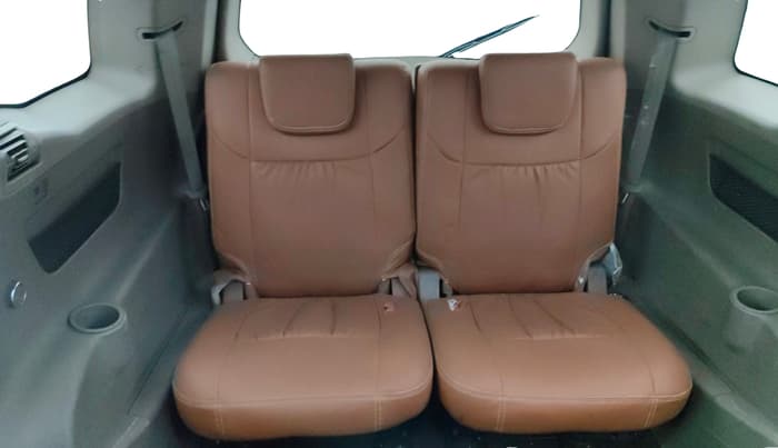 2014 Mahindra XUV500 W6, Diesel, Manual, 1,15,208 km, Third Seat Row ( optional )