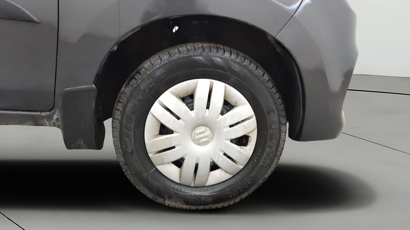 2017 Maruti Alto 800 VXI, CNG, Manual, 71,105 km, Right Front Wheel