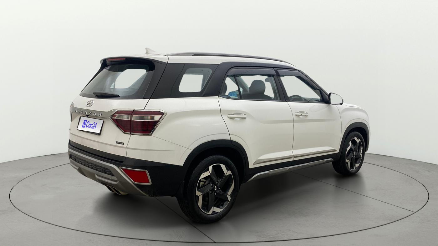 2022 Hyundai ALCAZAR 2.0 SIGNATURE MT 6STR, Petrol, Manual, 28,560 km, Right Back Diagonal