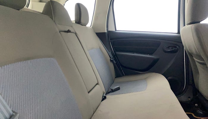 2017 Renault Duster 85 PS RXS SANDSTORM EDITION DIESEL, Diesel, Manual, 1,16,512 km, Right Side Rear Door Cabin