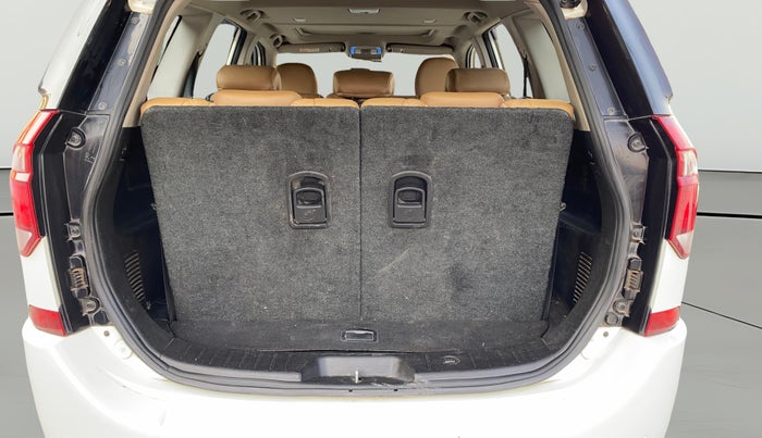 2019 Mahindra XUV500 W11 (O) AWD, Diesel, Manual, 63,104 km, Boot Open Zoomed View