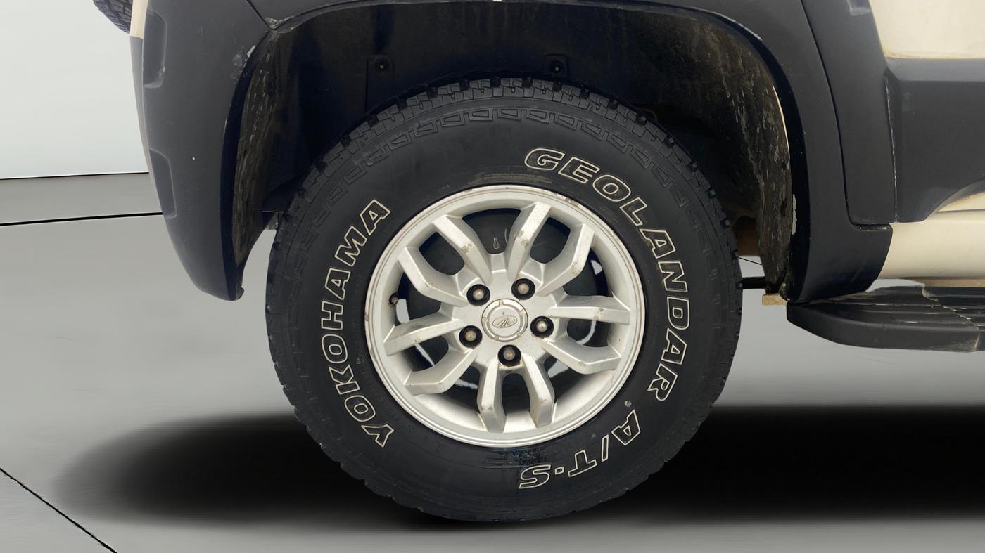 2015 Mahindra TUV300 T8, Diesel, Manual, 61,827 km, Right Rear Wheel
