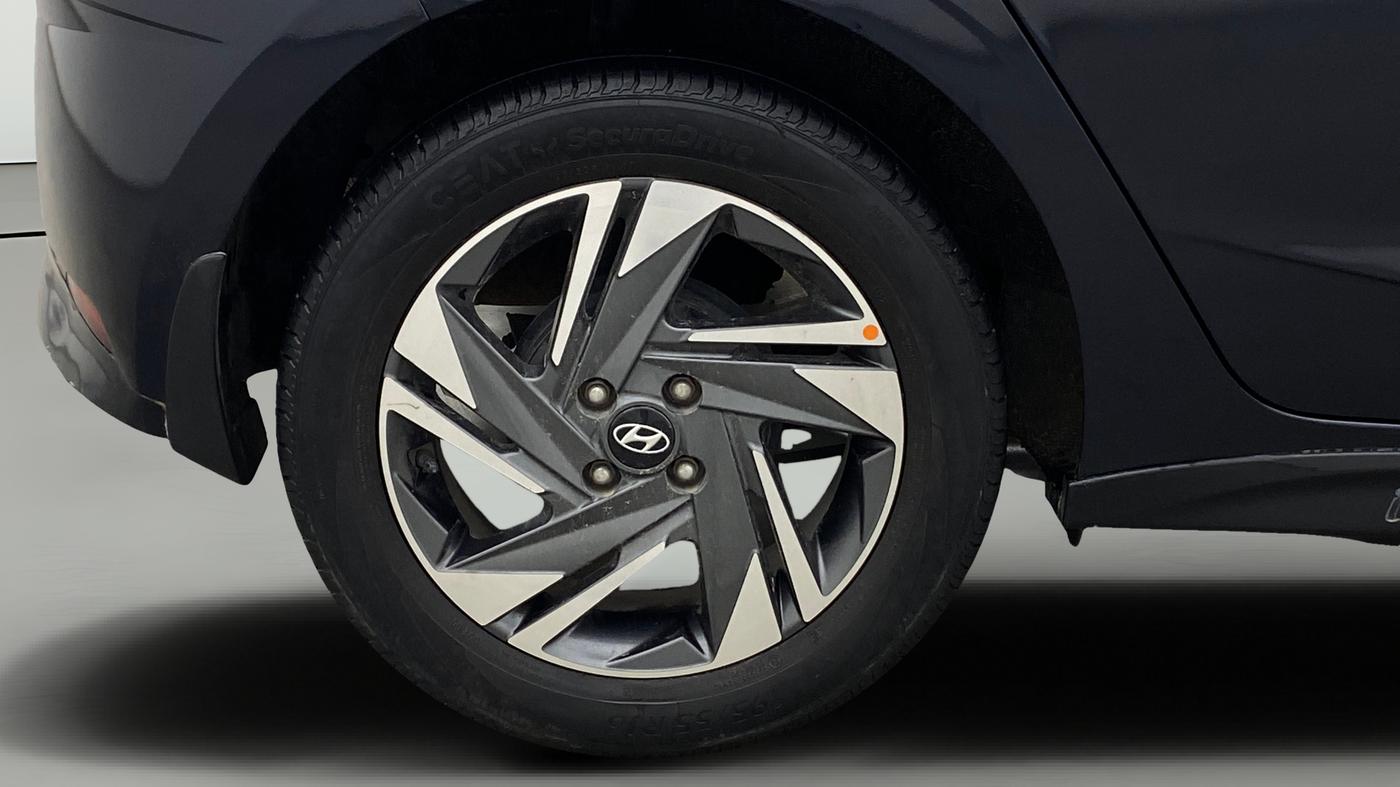 2022 Hyundai NEW I20 ASTA (O) 1.2 AT, Petrol, Automatic, 69,504 km, Right Rear Wheel