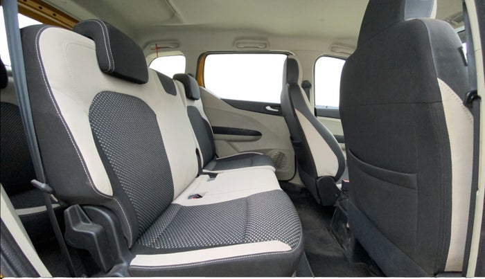 2019 Renault TRIBER RXZ DUAL TONE, Petrol, Manual, 39,240 km, Right Side Rear Door Cabin