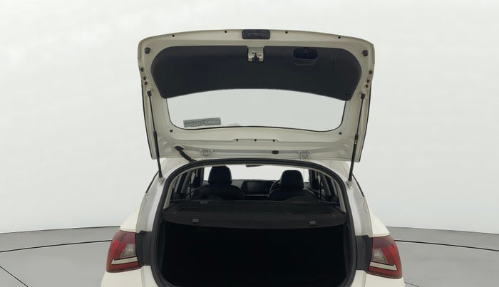 2023 Hyundai NEW I20 SPORTZ 1.2 MT, Petrol, Manual, 38,249 km, Boot Door Open