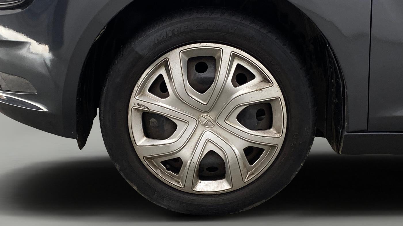 2022 Tata ALTROZ XM PLUS PETROL, Petrol, Manual, 58,379 km, Left Front Wheel