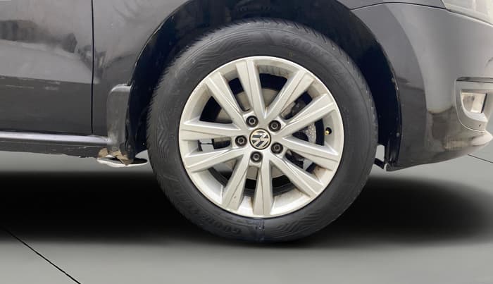 2014 Volkswagen Polo HIGHLINE1.2L, Petrol, Manual, 72,244 km, Right Front Wheel