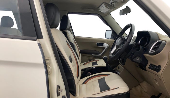 2017 Mahindra TUV300 T8, Diesel, Manual, 87,345 km, Right Side Front Door Cabin