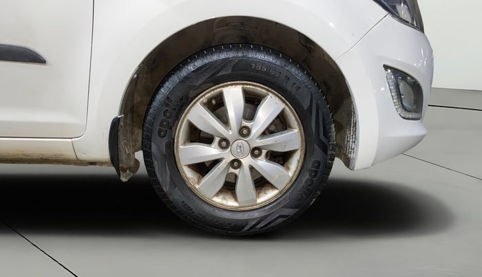 2013 Hyundai i20 ASTA 1.4 CRDI, Diesel, Manual, 1,10,731 km, Right Front Wheel