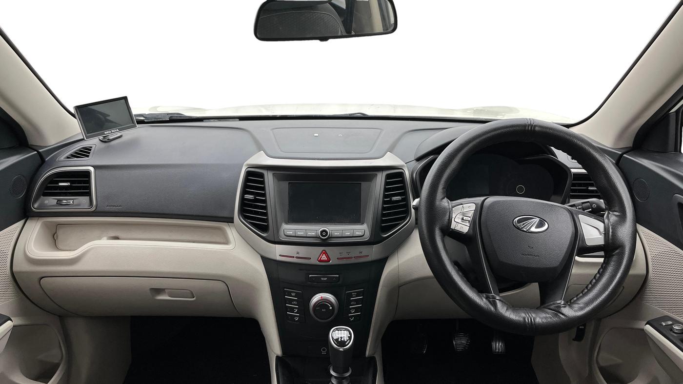 2019 Mahindra XUV300 W6 1.5 DIESEL, Diesel, Manual, 61,041 km, Dashboard