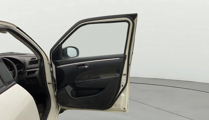 2015 Maruti Swift VXI, Petrol, Manual, 50,789 km, RHS Front Door