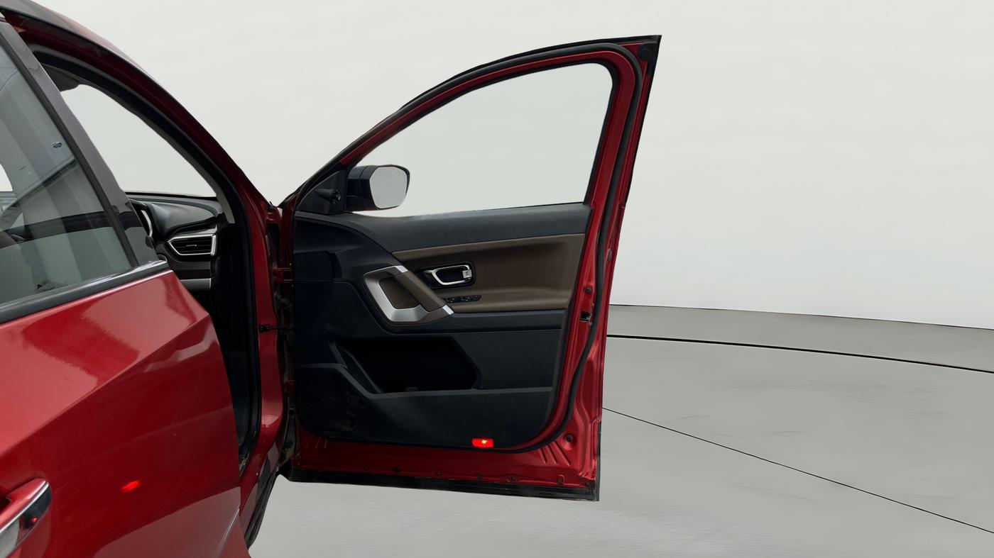2021 Tata Harrier XZA PLUS 2.0L DUAL TONE, Diesel, Automatic, 53,205 km, RHS Front Door