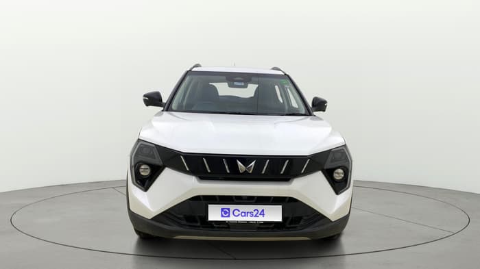 2025 Mahindra XUV 3XO AX5L 1.2 TGDi AT, Petrol, Automatic, 14,049 km, Front