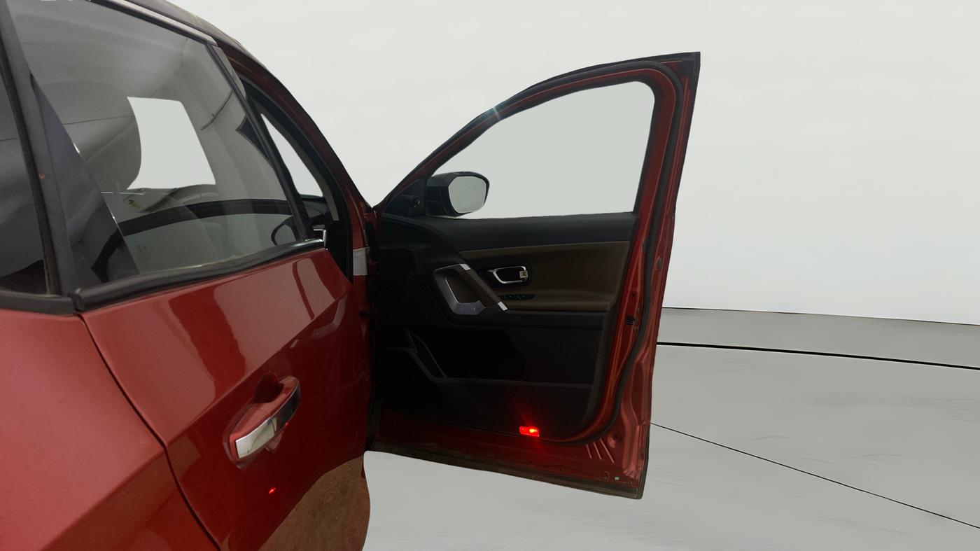 2020 Tata Harrier XZA PLUS 2.0L, Diesel, Automatic, 44,760 km, RHS Front Door