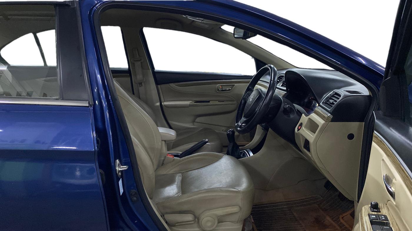 2021 Maruti Ciaz ALPHA 1.5 SHVS PETROL, Petrol, Manual, 25,207 km, Right Side Front Door Cabin