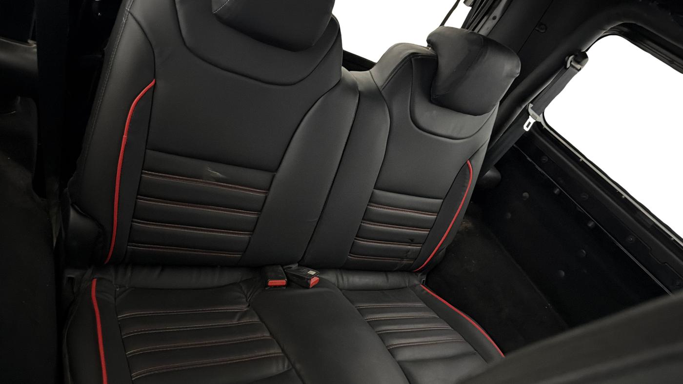 2021 Mahindra Thar LX PETROL HT 4WD AT, Petrol, Automatic, 43,216 km, Right Side Rear Door Cabin