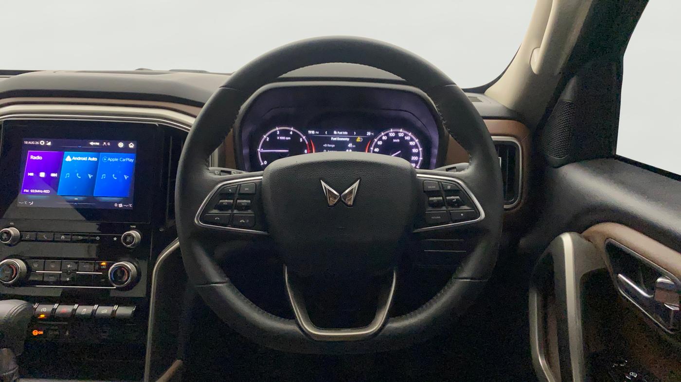 2023 Mahindra SCORPIO-N Z8 PETROL AT 7 STR, Petrol, Automatic, 82,364 km, Steering Wheel Close Up