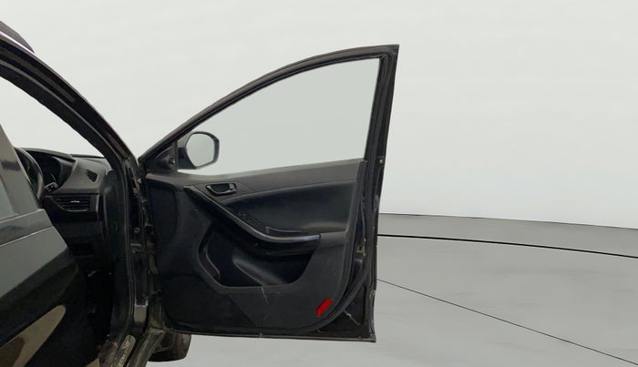 2022 Tata NEXON XZ PLUS DIESEL DARK EDITION, Diesel, Manual, 93,142 km, RHS Front Door