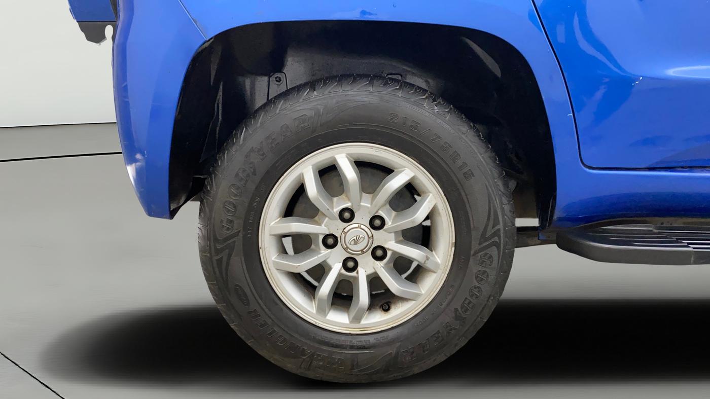 2015 Mahindra TUV300 T8 AMT, Diesel, Automatic, 99,195 km, Right Rear Wheel